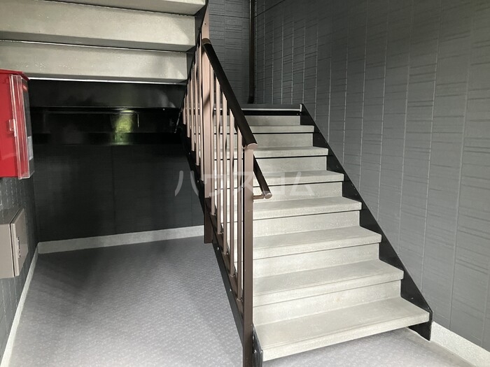 19/24 エントランス