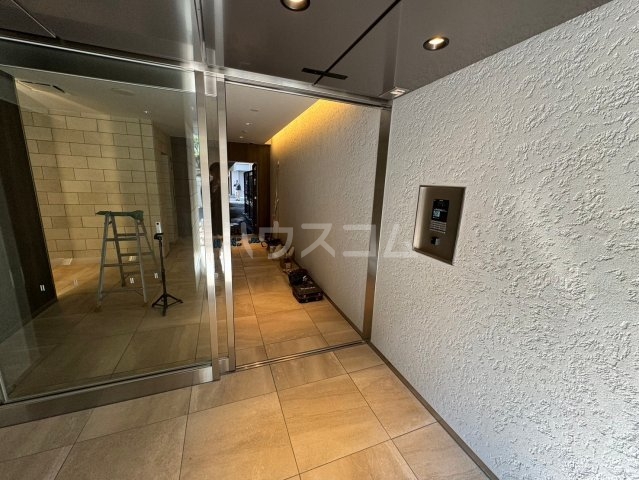 21/26 エントランス