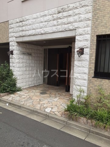 28/30 エントランス