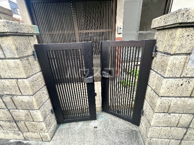 29/30 エントランス