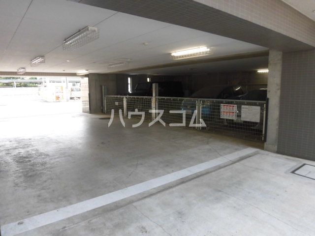 22/30 駐車場