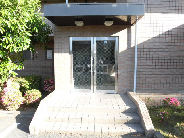 21/30 エントランス