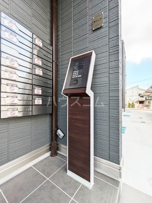 16/21 エントランス