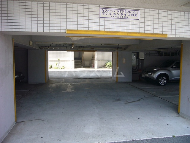 14/14 駐車場