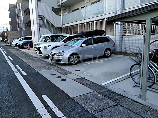 28/30 駐車場