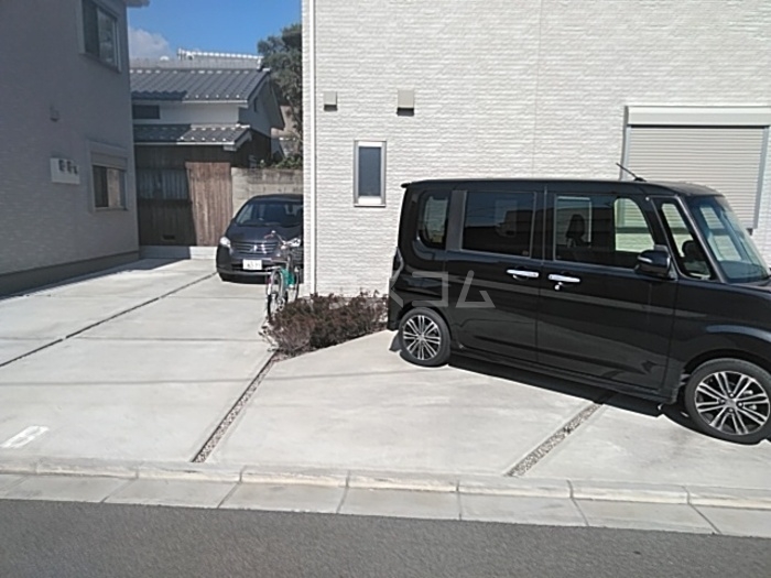 15/18 駐車場