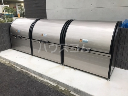 21/30 エントランス