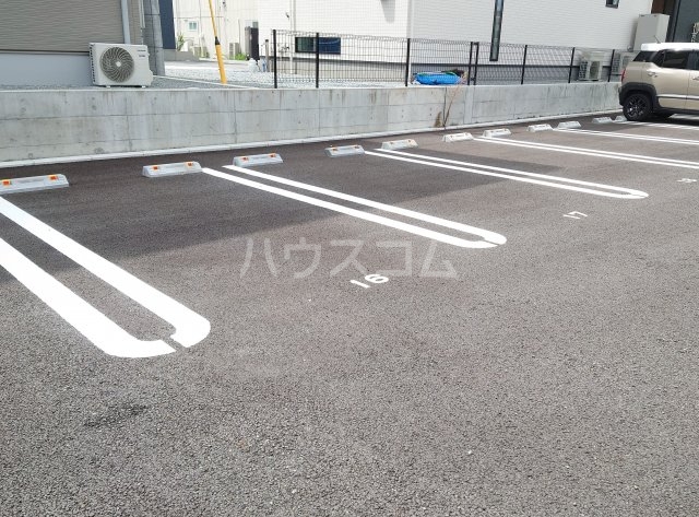 21/25 駐車場