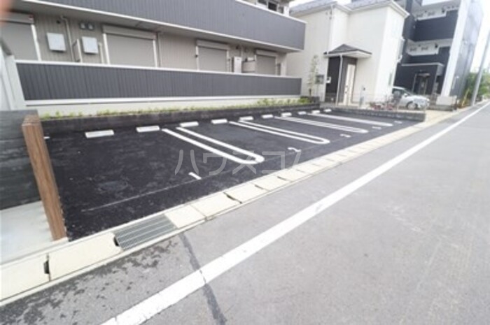 17/27 駐車場