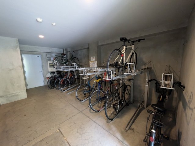 21/28 駐車場
