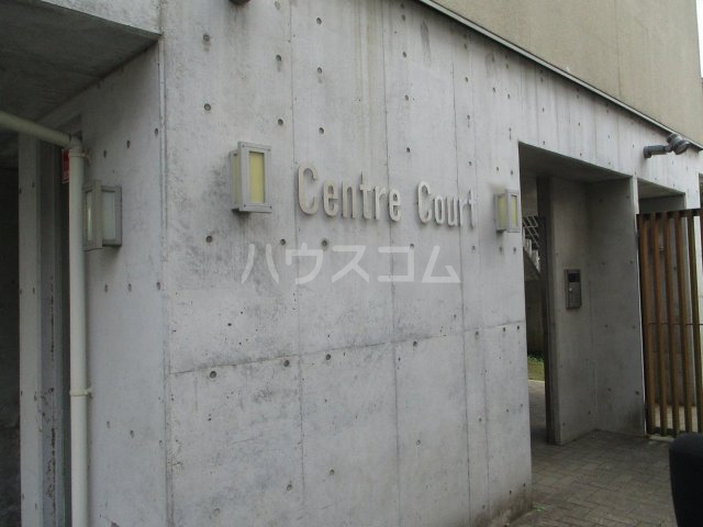 28/30 エントランス