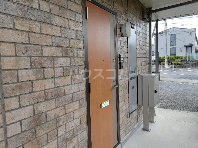 20/30 エントランス