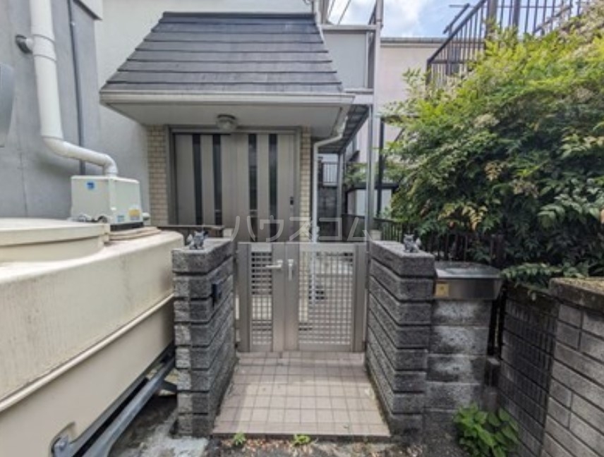 14/22 エントランス