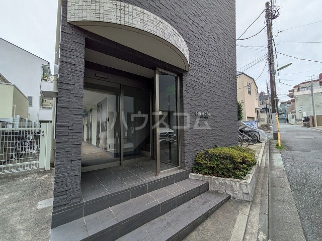 28/30 エントランス