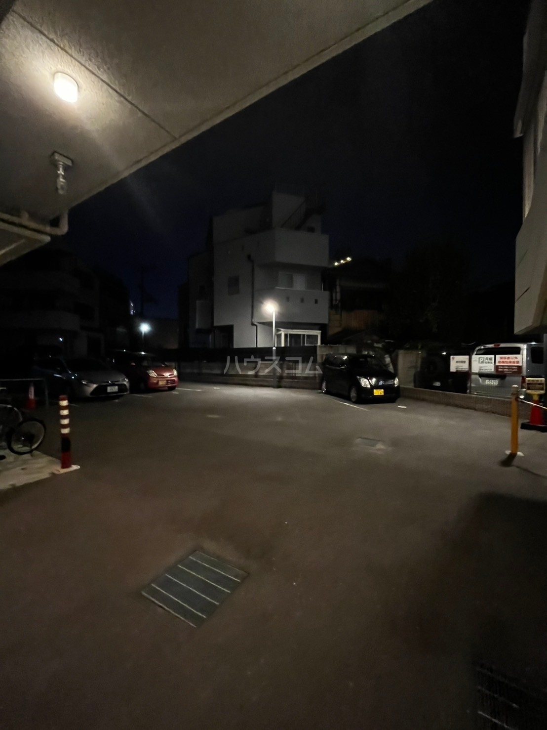 23/30 駐車場