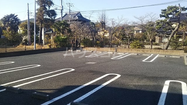 17/17 駐車場