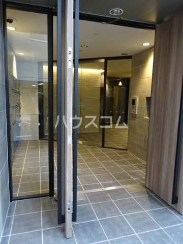 21/30 エントランス