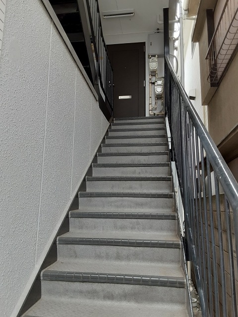 25/30 エントランス