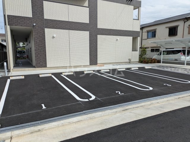 2/4 駐車場