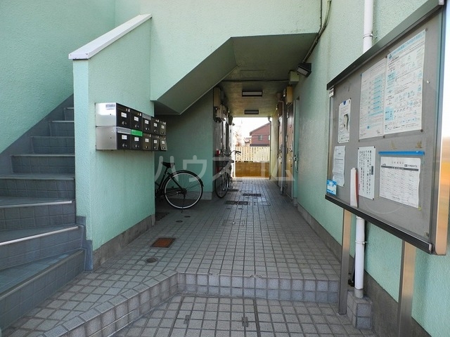 17/25 エントランス