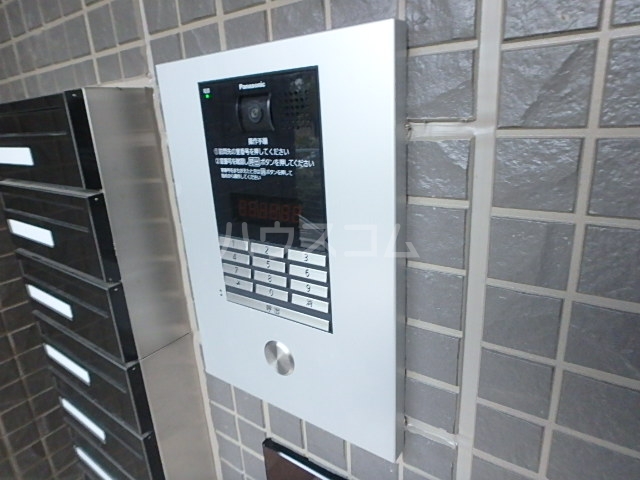 19/25 エントランス