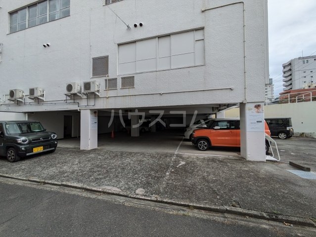 22/30 駐車場