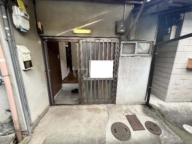 24/30 エントランス