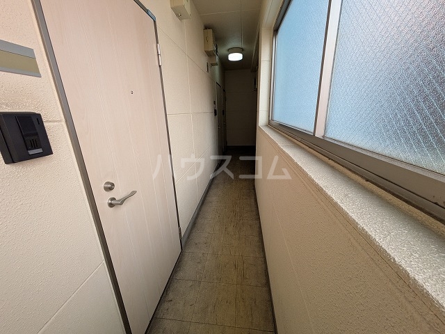 2/3 エントランス