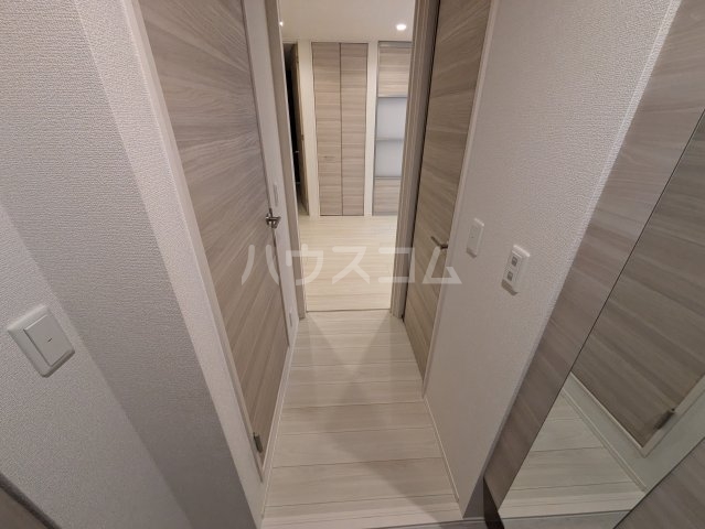 27/30 エントランス