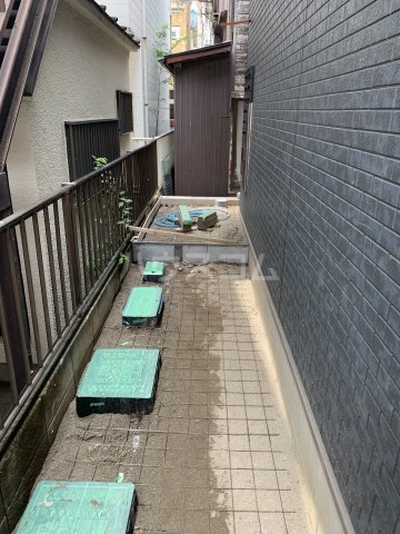 24/28 エントランス