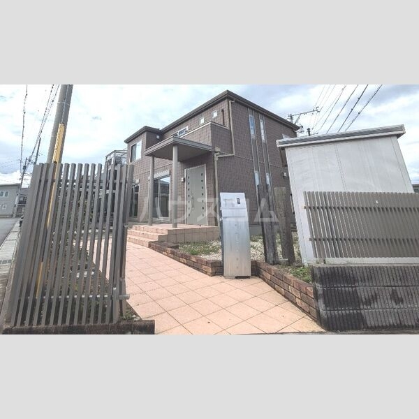 2/4 エントランス