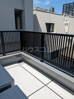 25/30 バルコニー