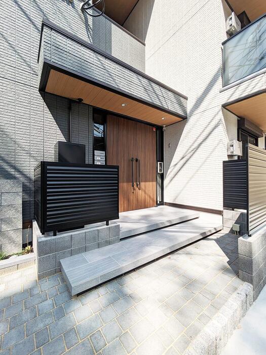 20/30 エントランス