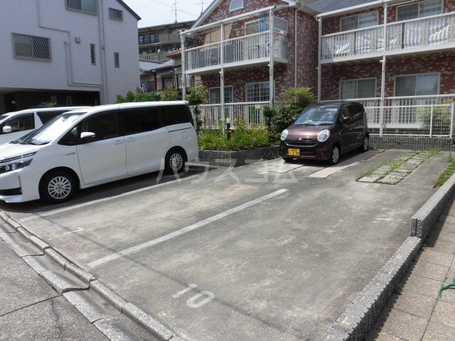 22/23 駐車場