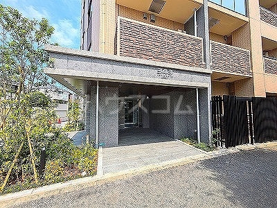 21/26 エントランス