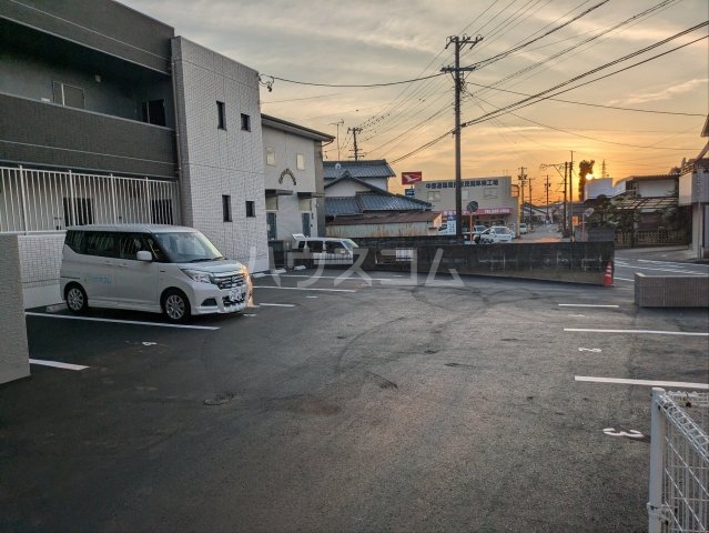 25/30 駐車場