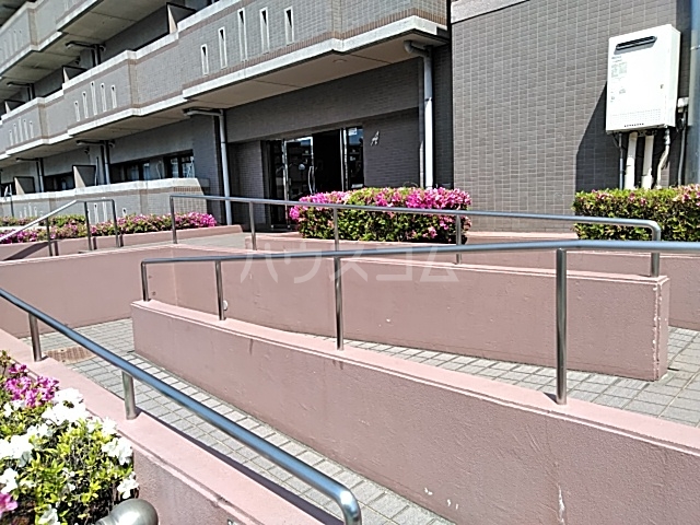 17/25 エントランス