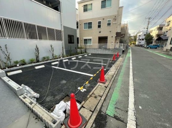 2/6 駐車場