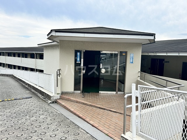 28/30 エントランス