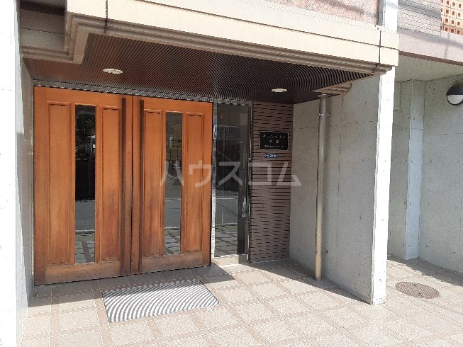 25/30 エントランス