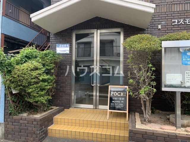 27/29 エントランス