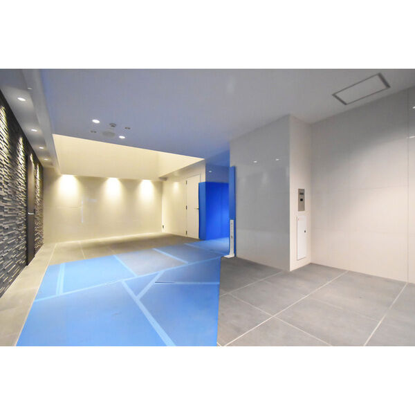 14/23 エントランス