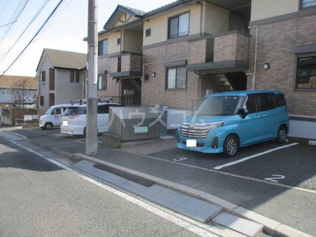 16/18 駐車場