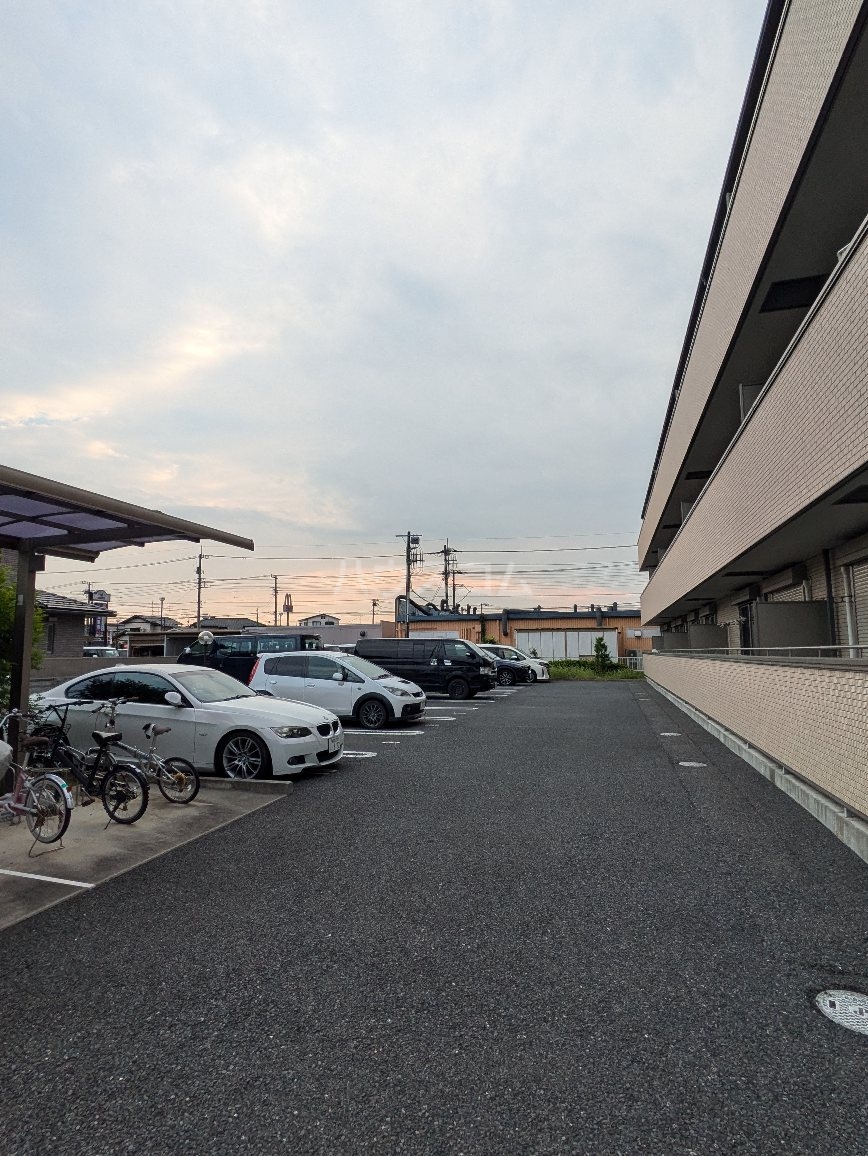 17/26 駐車場