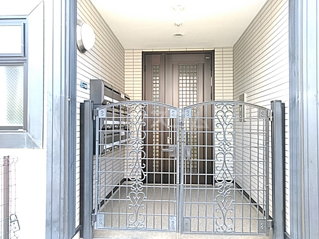 16/26 エントランス