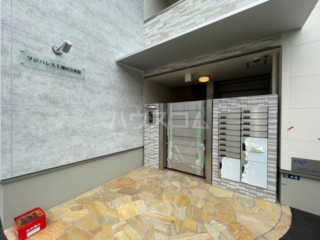 26/30 エントランス