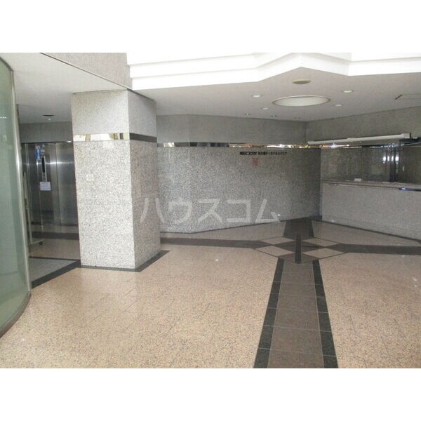 18/22 エントランス