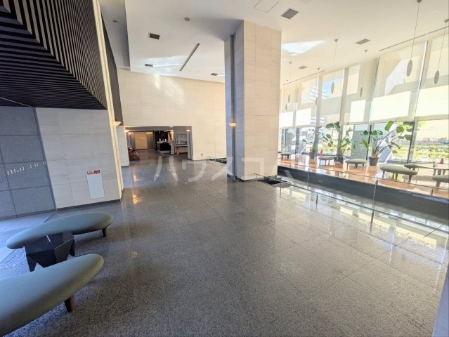 2/3 エントランス