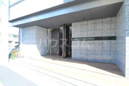 3/4 エントランス