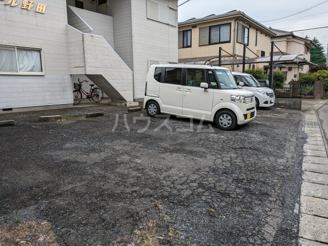 18/19 駐車場